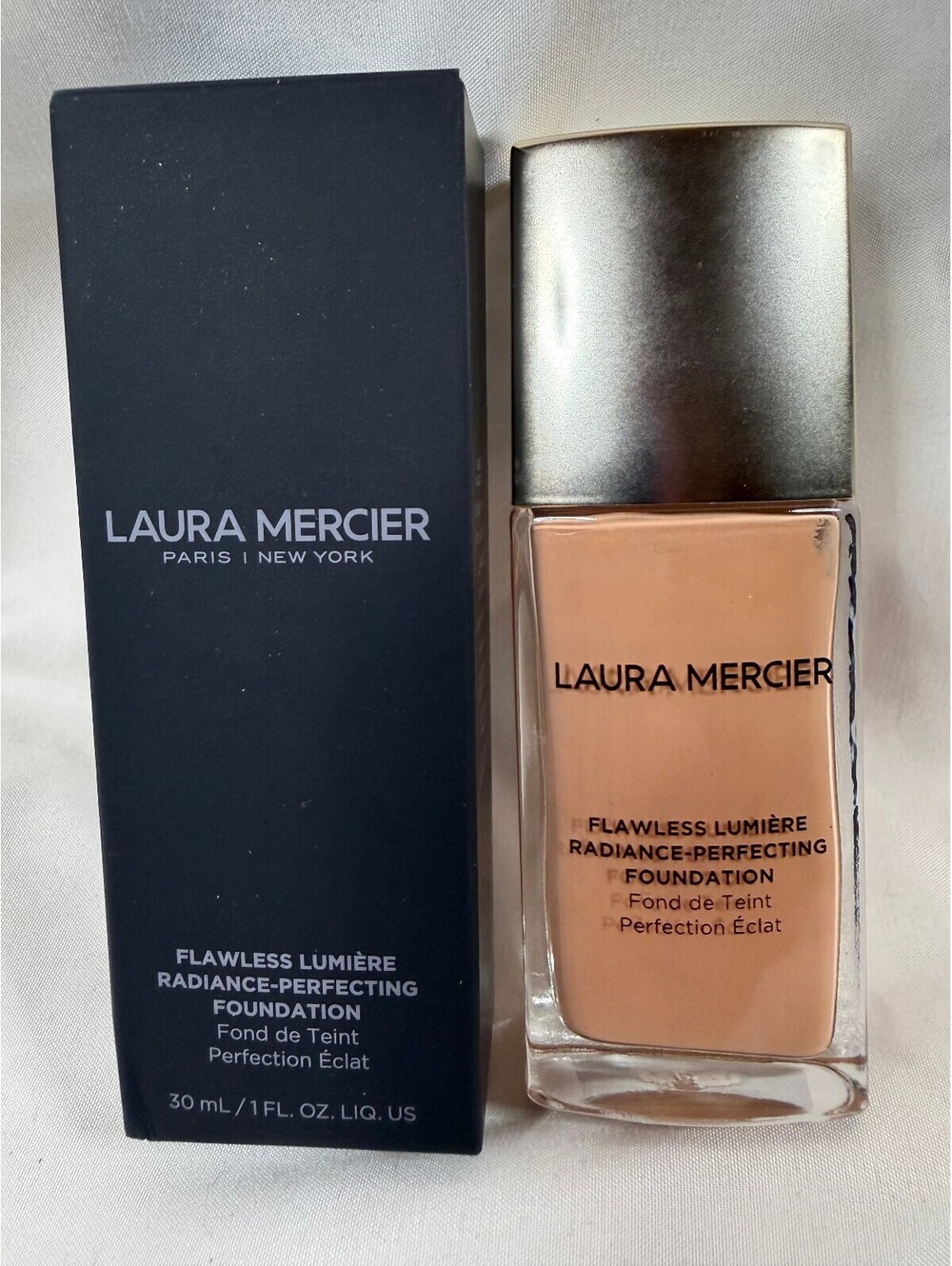 Laura Mercier Flawless Lumière Radiance-Perfecting Foundation 30 mL NWT